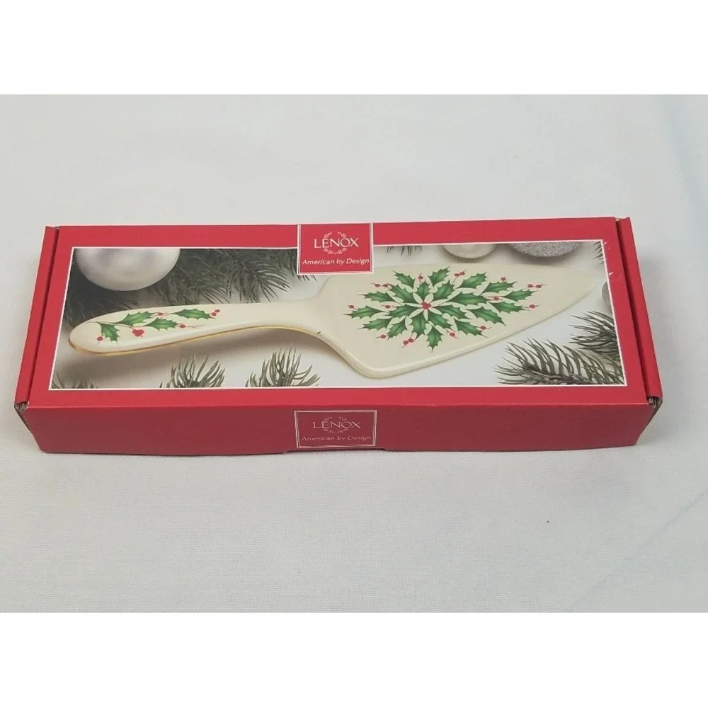 Lenox Holiday 11 Inch porcelain dessert pie server holly berries Christmas Table